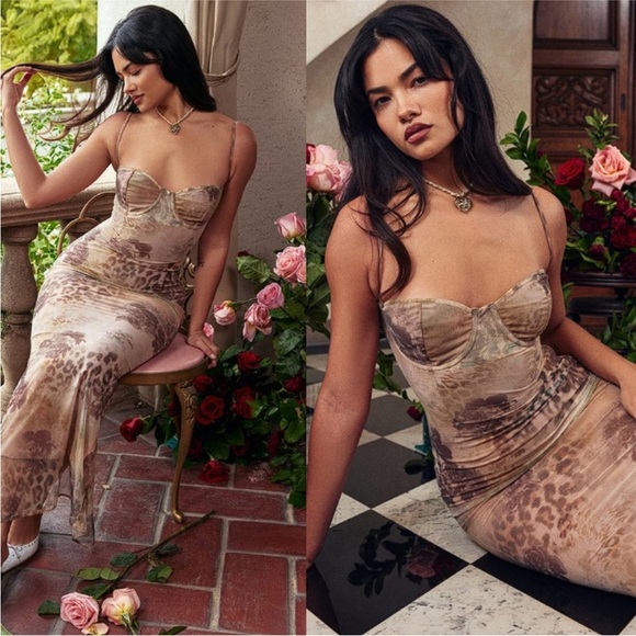 House of CB Dresses & Skirts - HOUSE OF CB L A-C 'Aiza' Cream‎ Floral Print Maxi Dress NWOT